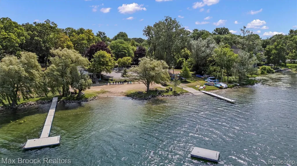 5763 Eastman Boulevard West Bloomfield Charter Township MI 48323