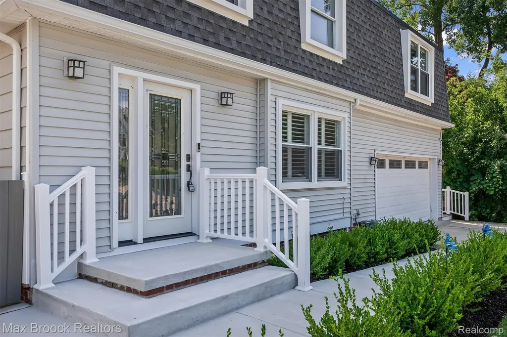 5763 Eastman Boulevard West Bloomfield Charter Township MI 48323