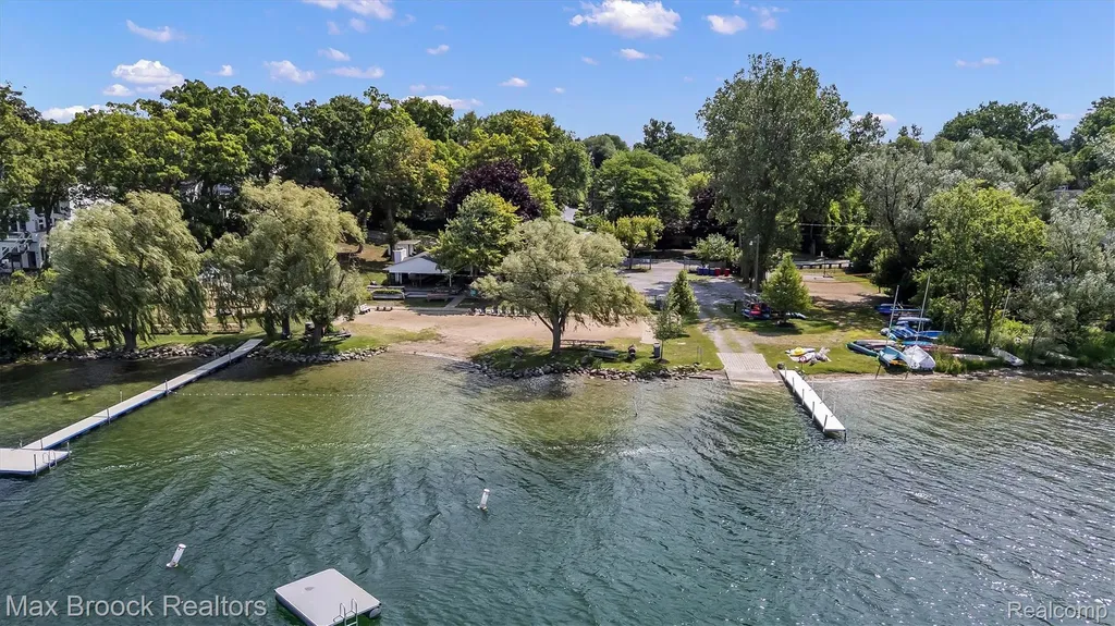 5763 Eastman Boulevard West Bloomfield Charter Township MI 48323