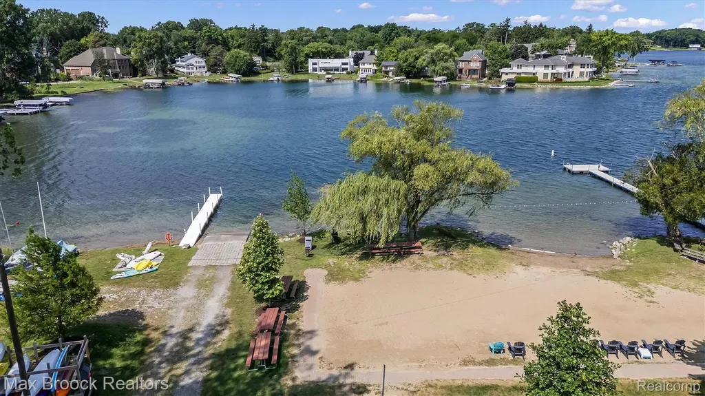 5763 Eastman Boulevard West Bloomfield Charter Township MI 48323