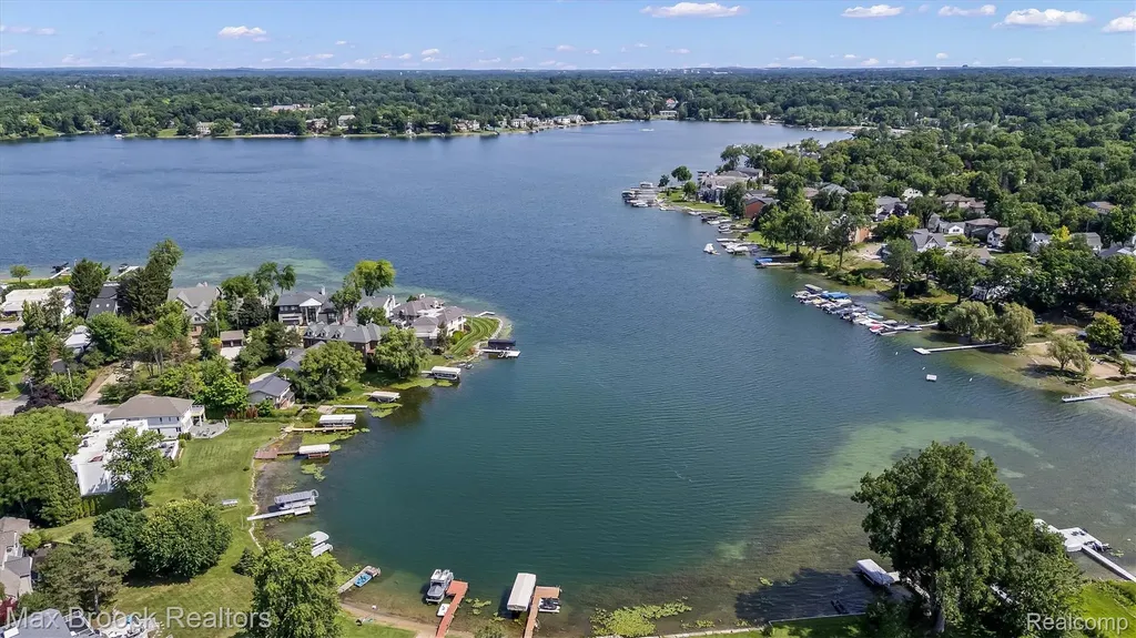 5763 Eastman Boulevard West Bloomfield Charter Township MI 48323