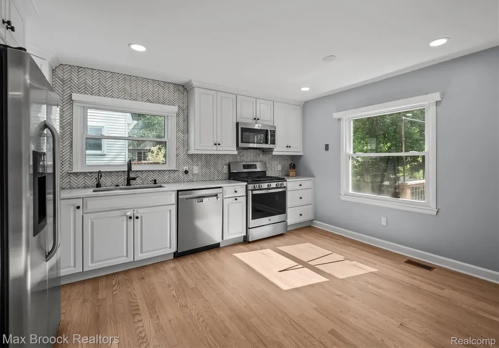 5763 Eastman Boulevard West Bloomfield Charter Township MI 48323