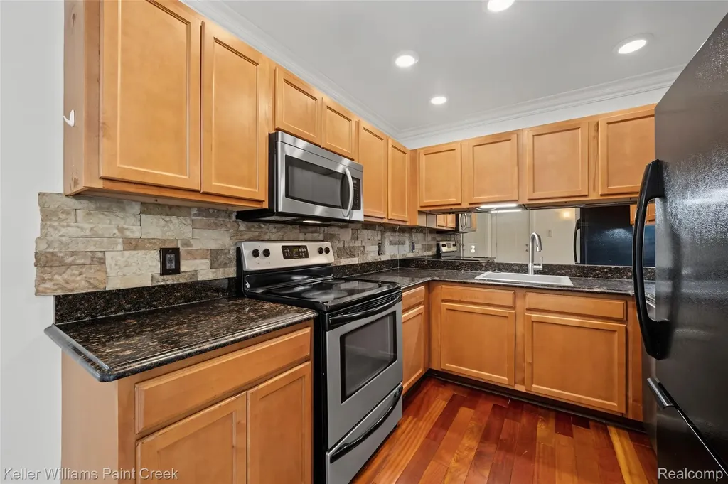 2311 Walton Boulevard Rochester Hills City MI 48309