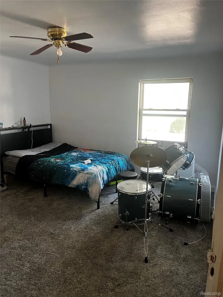18684 Greenlawn Street NW Detroit City MI 48221