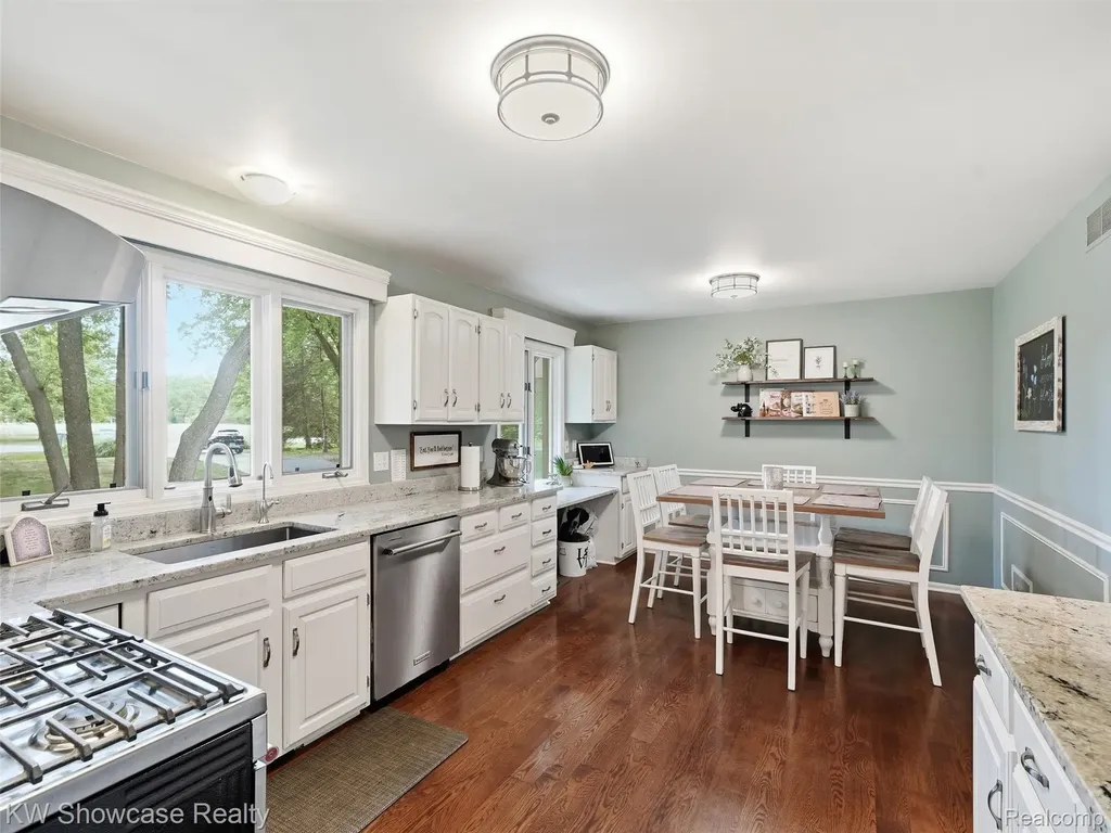 3360 Pleasant Valley Road Brighton Township MI 48114