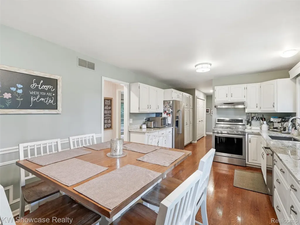 3360 Pleasant Valley Road Brighton Township MI 48114