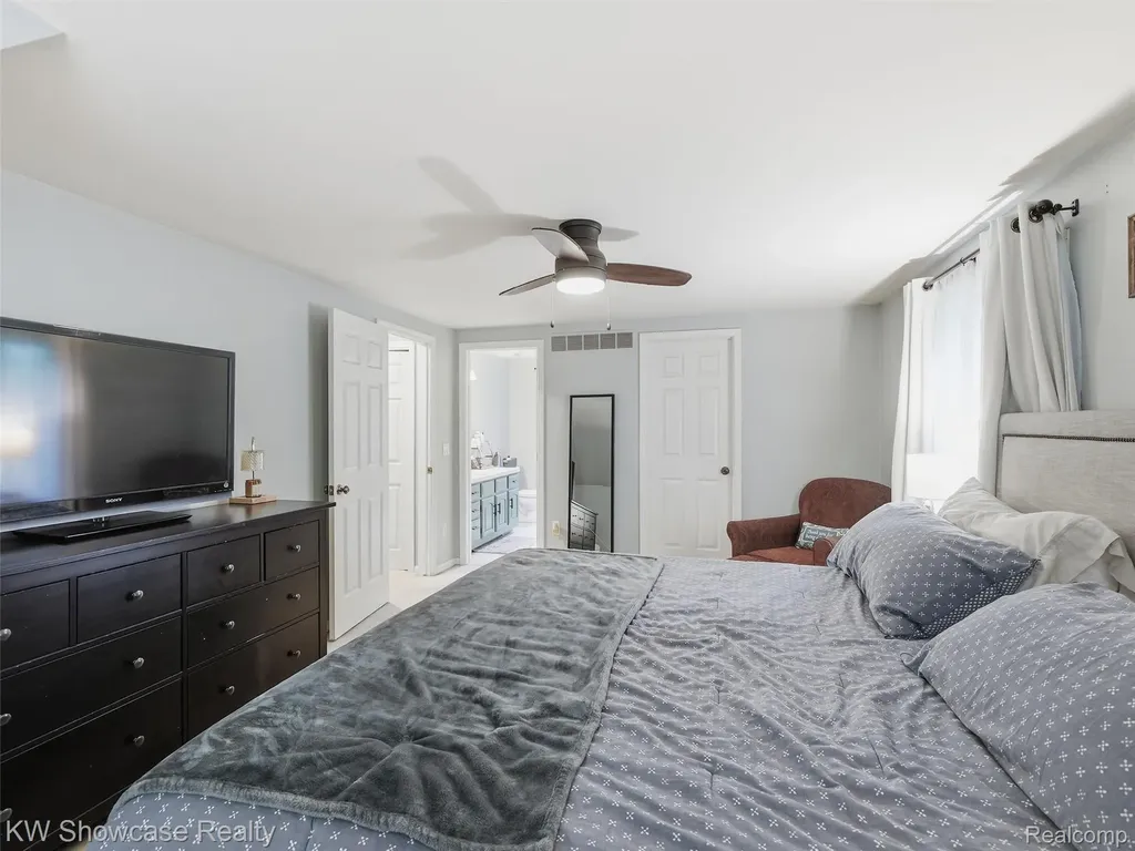 3360 Pleasant Valley Road Brighton Township MI 48114