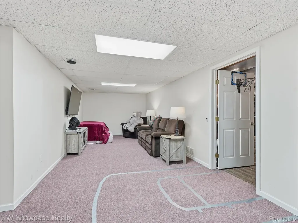 3360 Pleasant Valley Road Brighton Township MI 48114