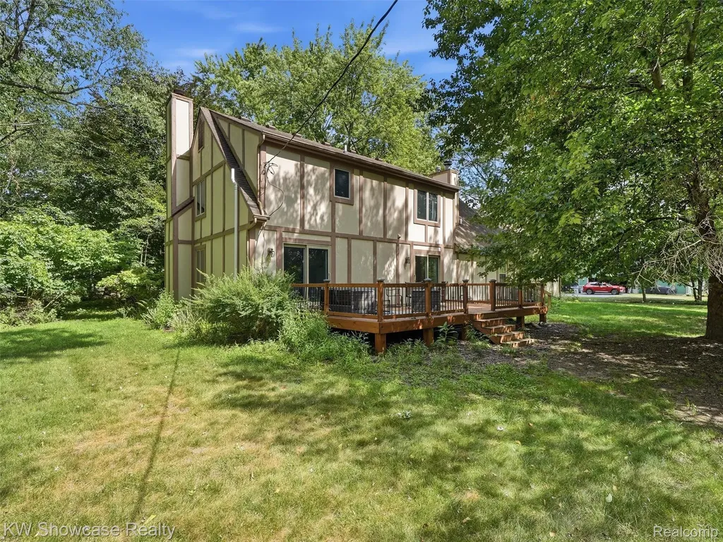 3360 Pleasant Valley Road Brighton Township MI 48114