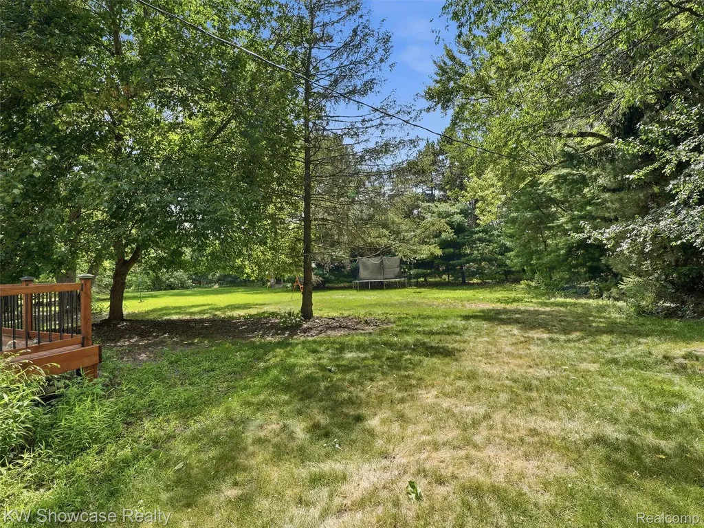 3360 Pleasant Valley Road Brighton Township MI 48114