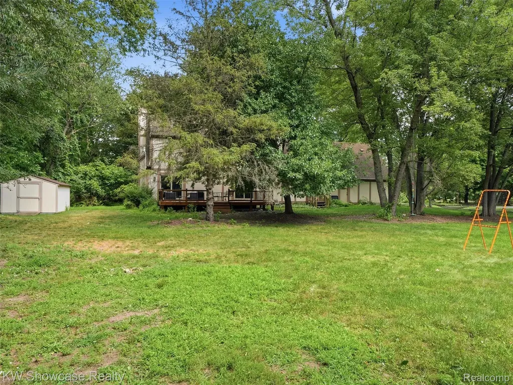 3360 Pleasant Valley Road Brighton Township MI 48114