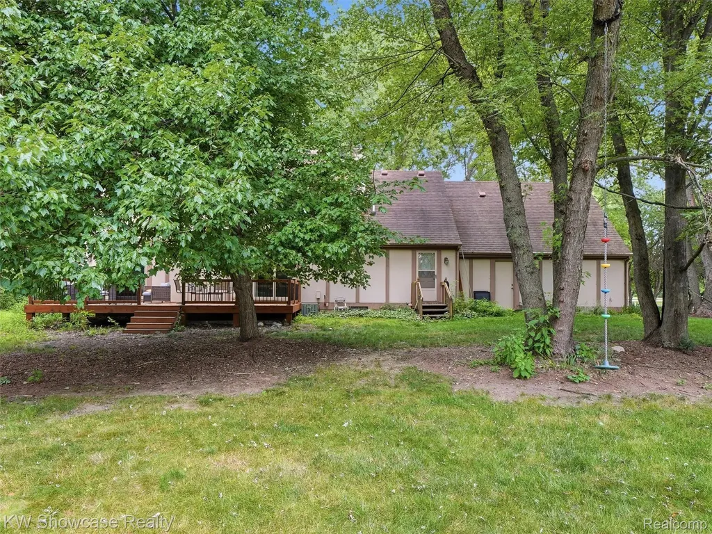3360 Pleasant Valley Road Brighton Township MI 48114
