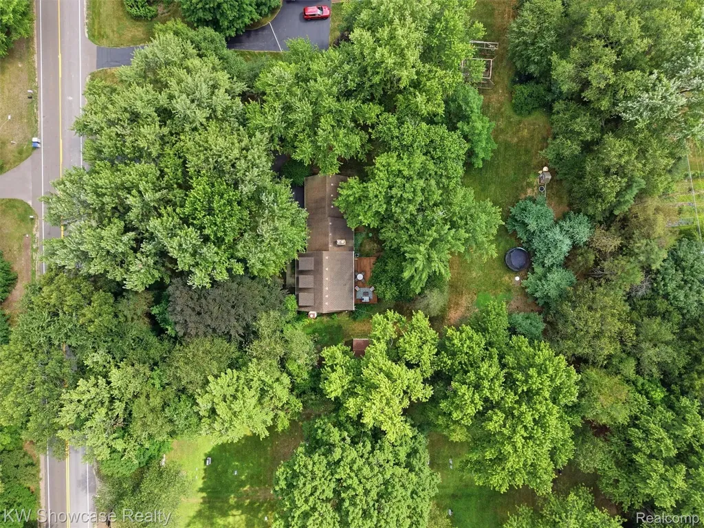 3360 Pleasant Valley Road Brighton Township MI 48114