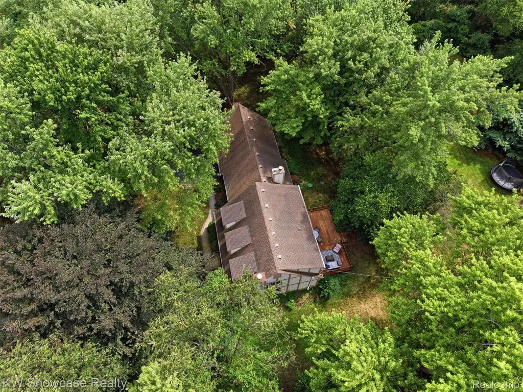 3360 Pleasant Valley Road Brighton Township MI 48114