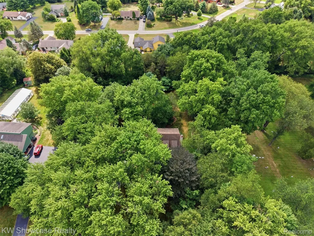 3360 Pleasant Valley Road Brighton Township MI 48114
