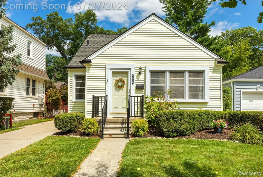 716 Maplegrove Avenue Royal Oak City MI 48067