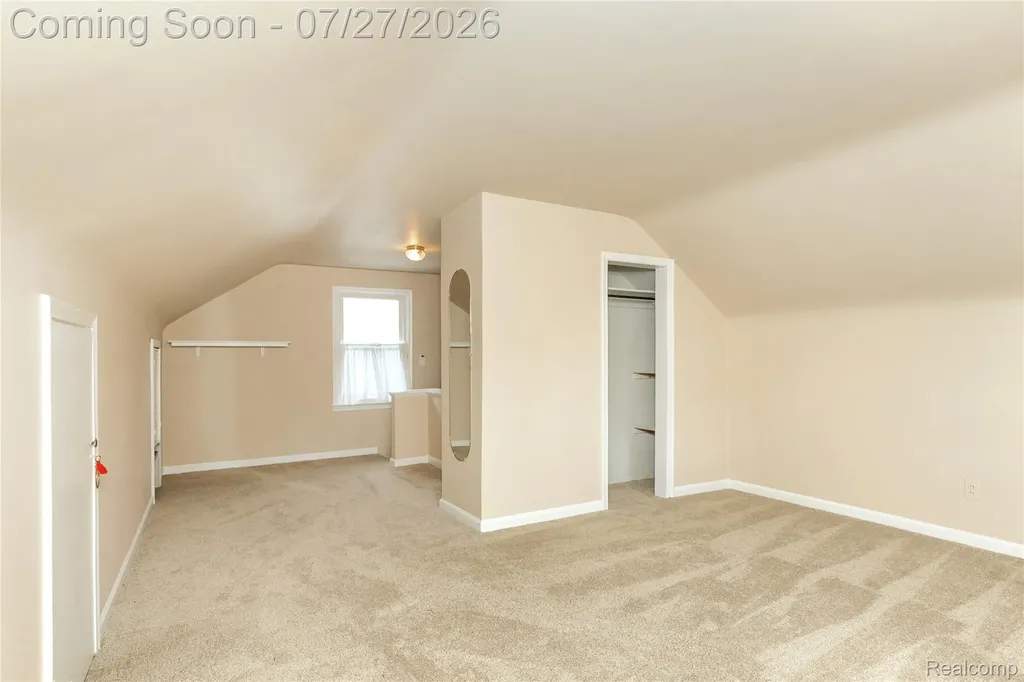 716 Maplegrove Avenue Royal Oak City MI 48067