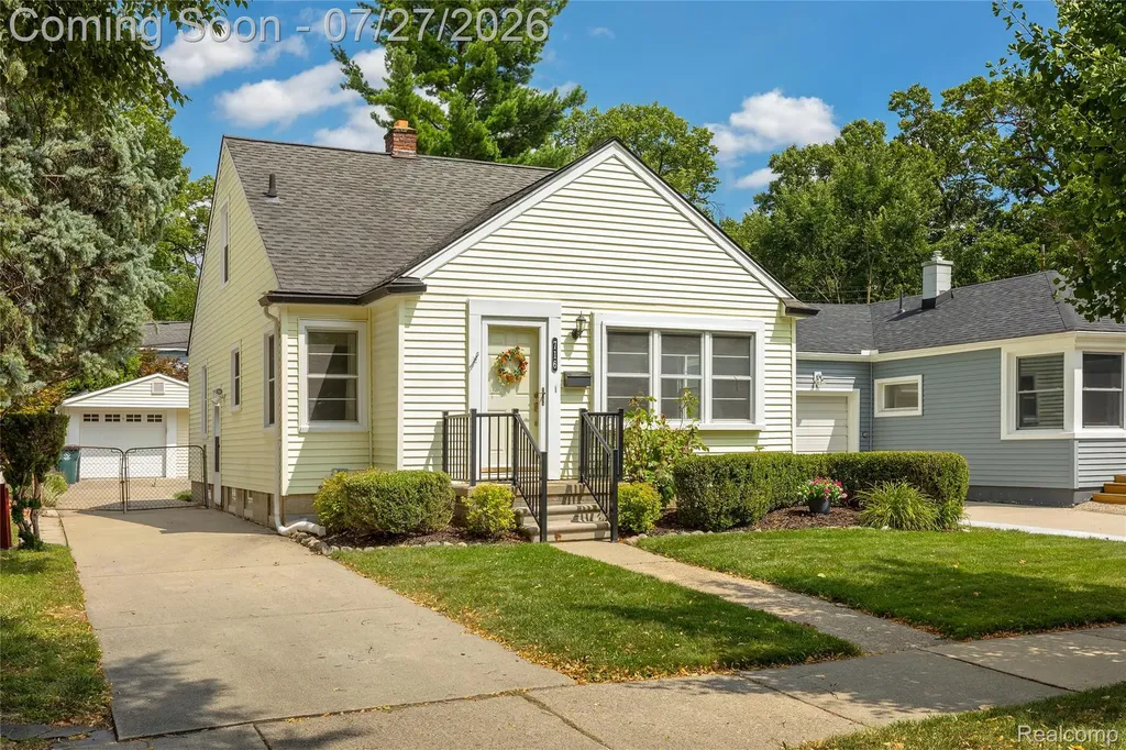 716 Maplegrove Avenue Royal Oak City MI 48067