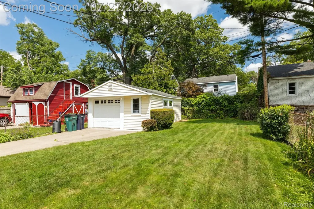 716 Maplegrove Avenue Royal Oak City MI 48067