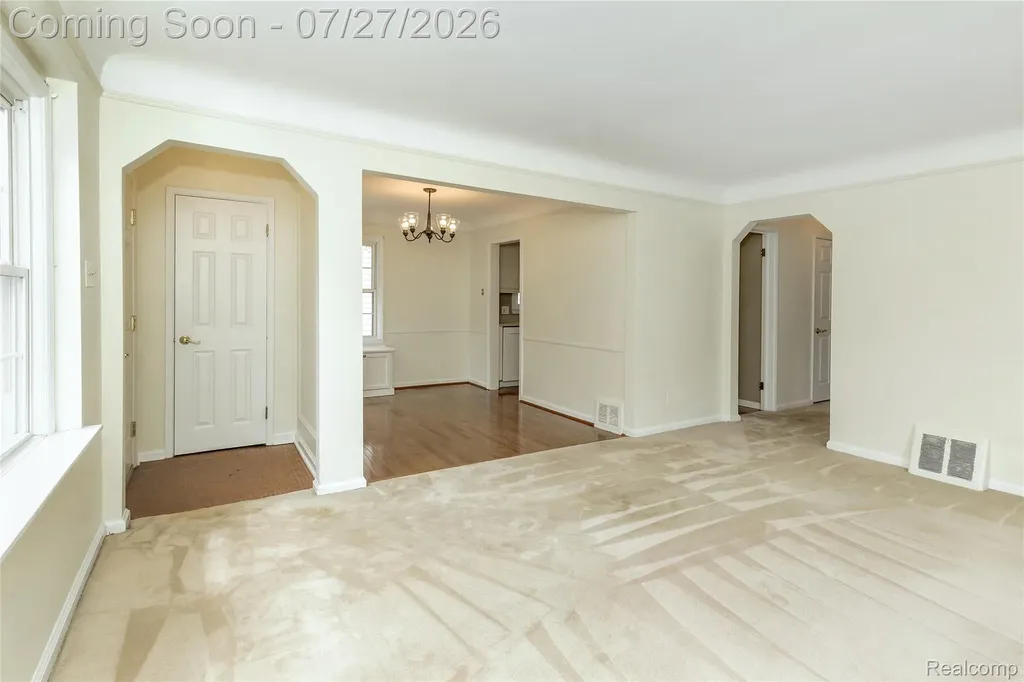 716 Maplegrove Avenue Royal Oak City MI 48067