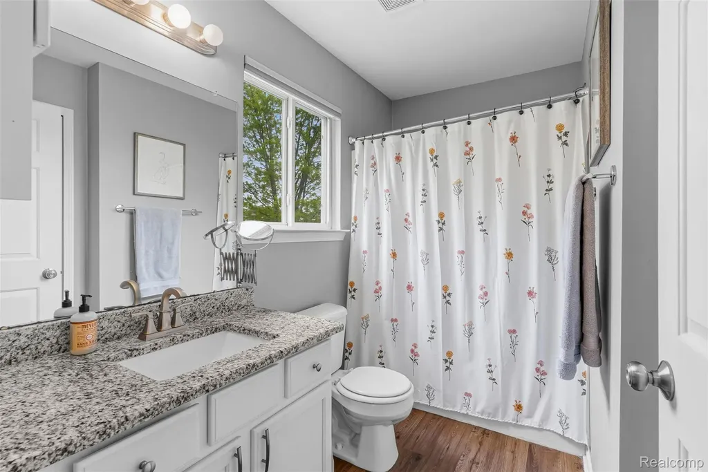 1265 Theresa Drive Fenton Charter Township MI 48430