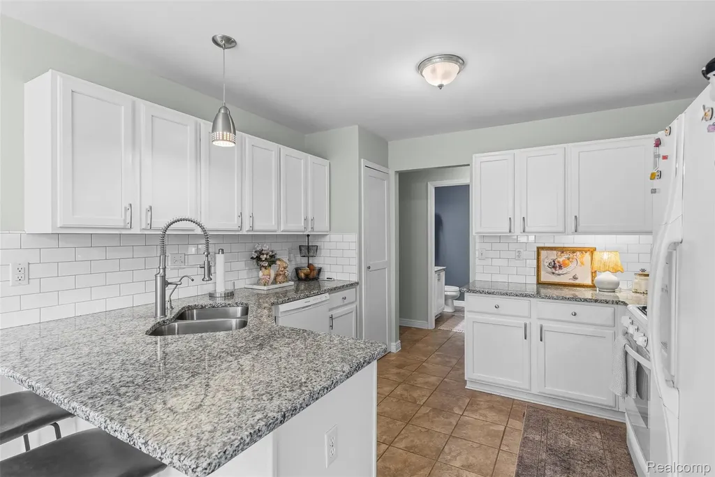 1265 Theresa Drive Fenton Charter Township MI 48430