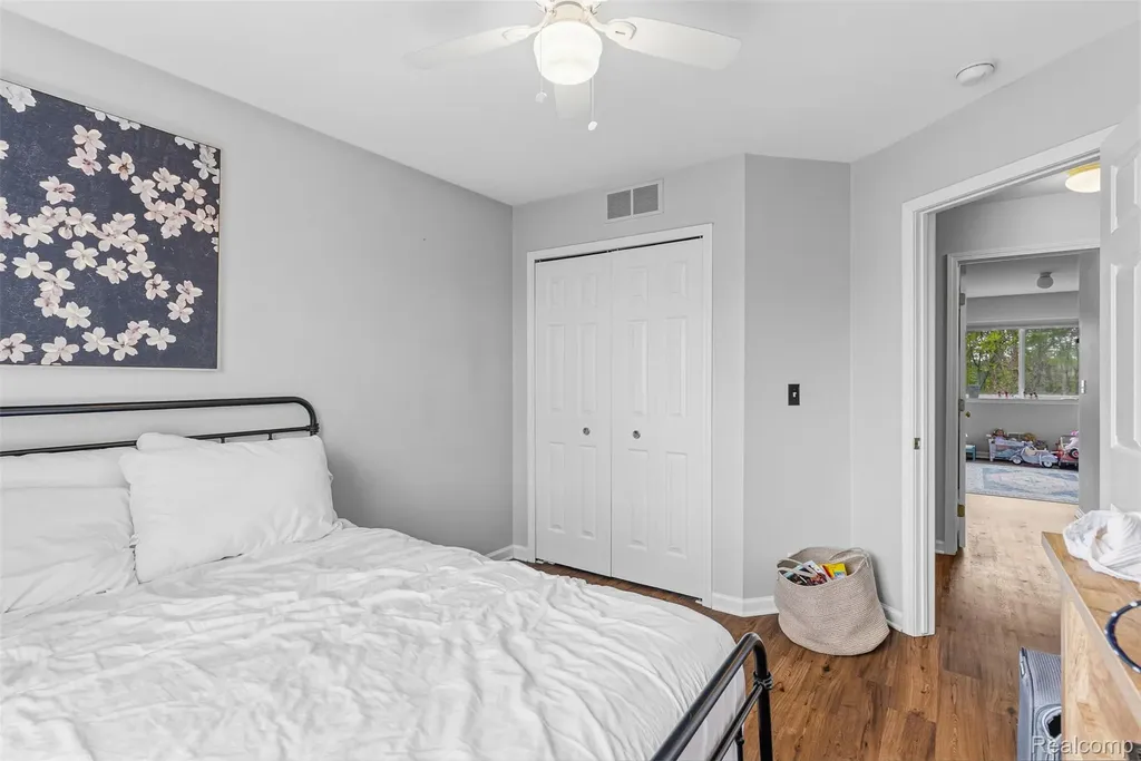 1265 Theresa Drive Fenton Charter Township MI 48430
