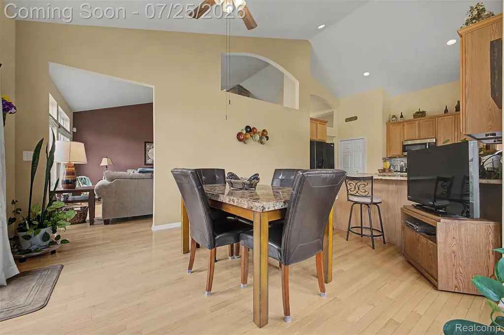 37576 Newburgh Park Circle Livonia City MI 48152