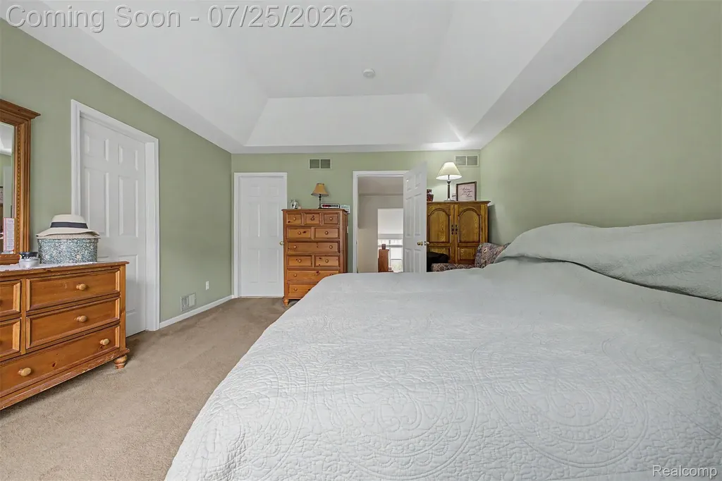 37576 Newburgh Park Circle Livonia City MI 48152
