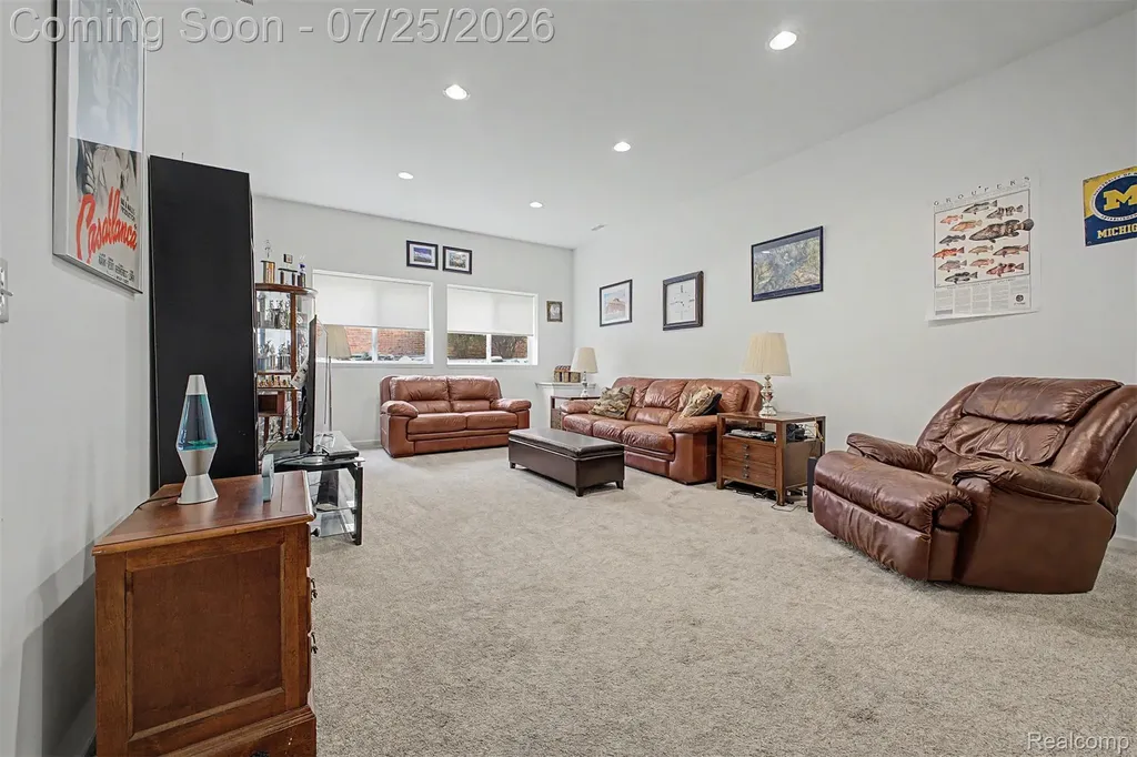 37576 Newburgh Park Circle Livonia City MI 48152