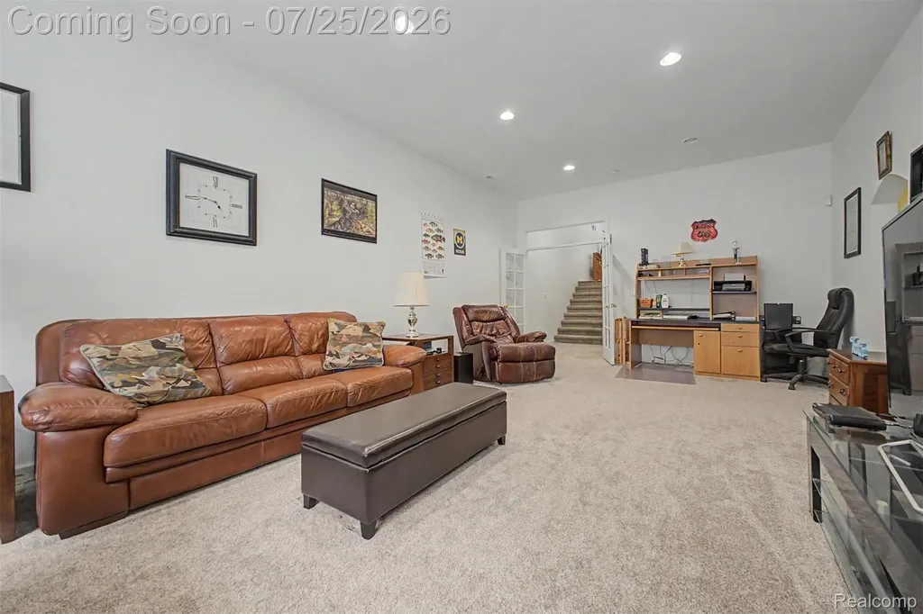 37576 Newburgh Park Circle Livonia City MI 48152