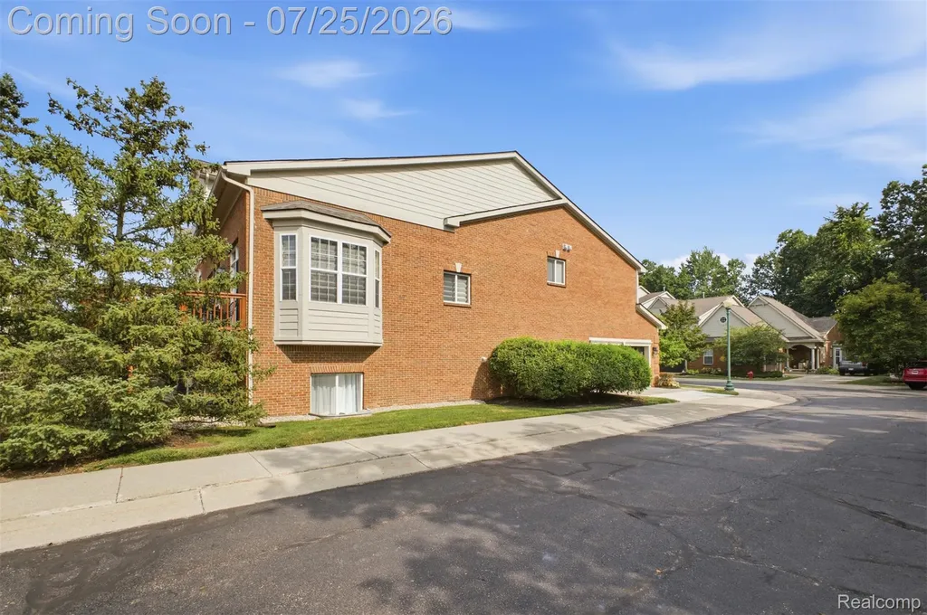 37576 Newburgh Park Circle Livonia City MI 48152
