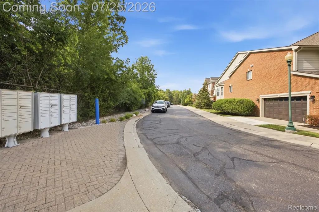 37576 Newburgh Park Circle Livonia City MI 48152