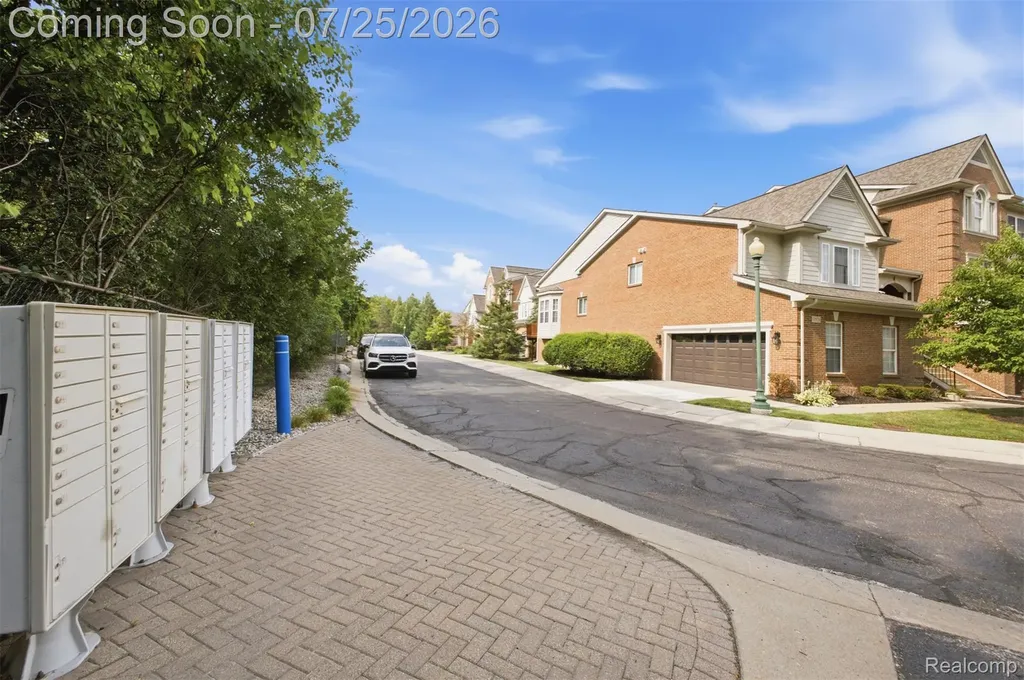 37576 Newburgh Park Circle Livonia City MI 48152