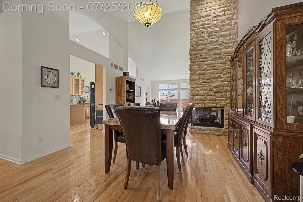 37576 Newburgh Park Circle Livonia City MI 48152