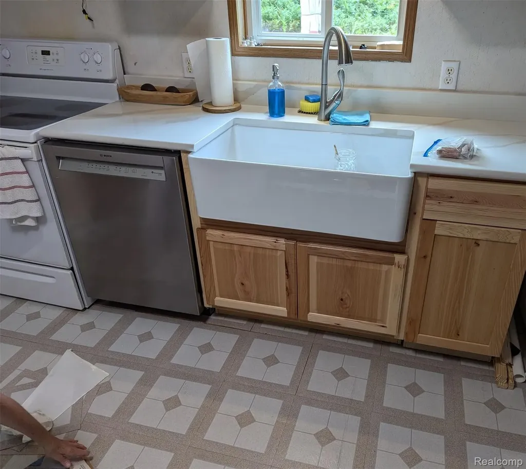 72445 County Road 380 South Haven Charter Township MI 49090