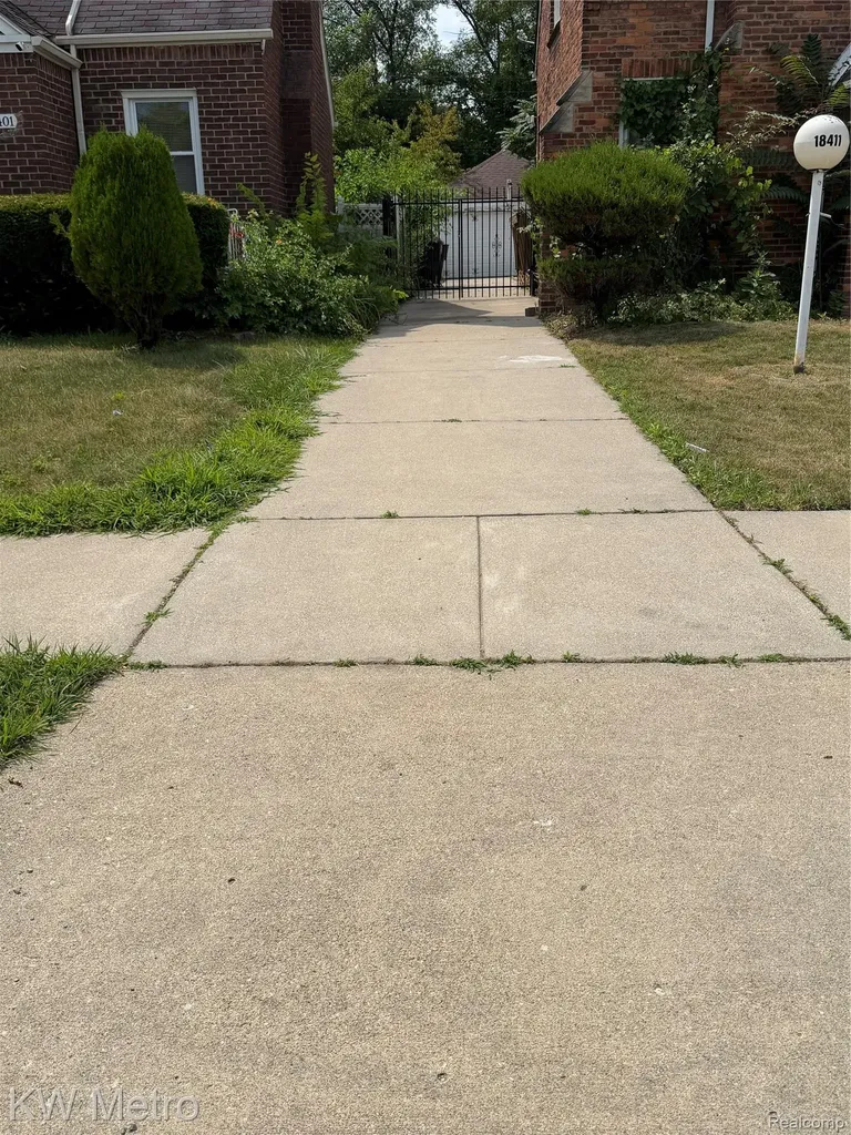 18411 Snowden Street Detroit City MI 48235