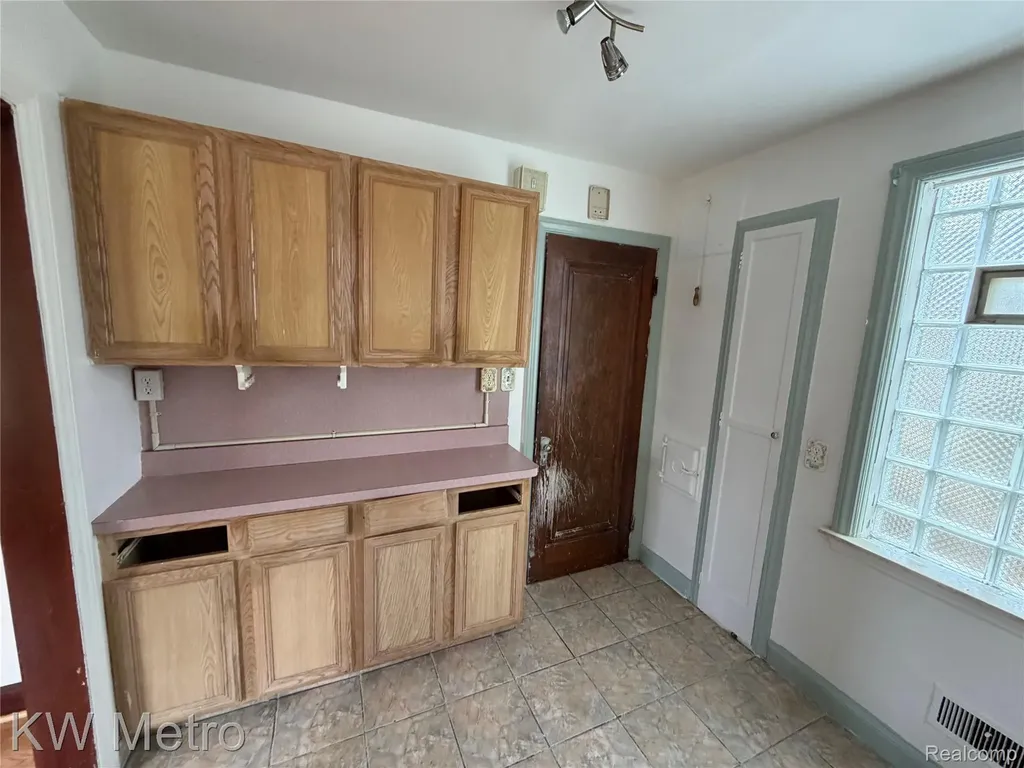 18411 Snowden Street Detroit City MI 48235