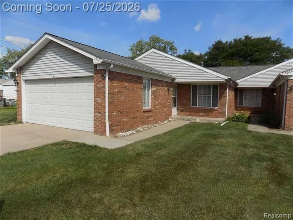 19121 Waldorf Street Roseville City MI 48066