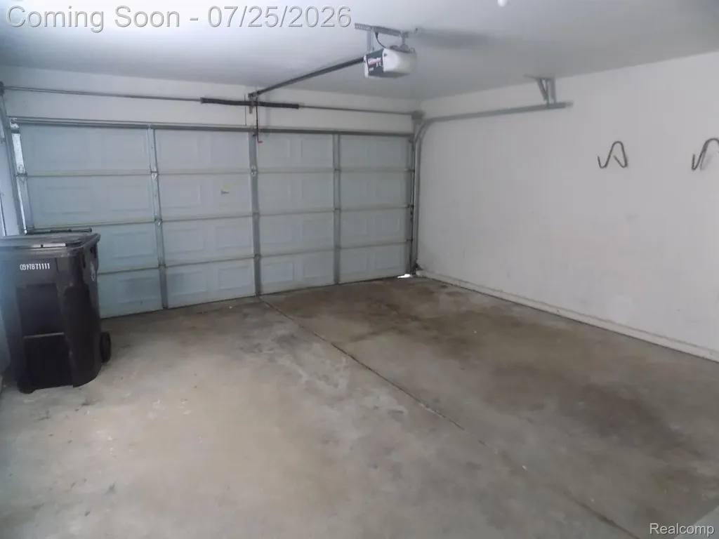 19121 Waldorf Street Roseville City MI 48066