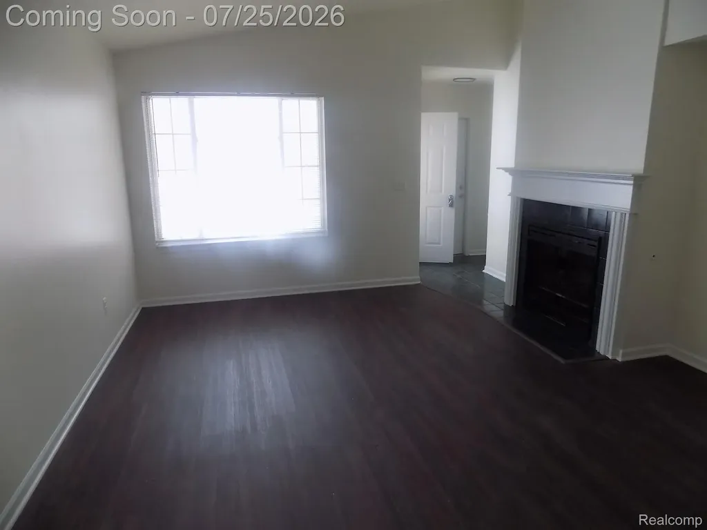 19121 Waldorf Street Roseville City MI 48066