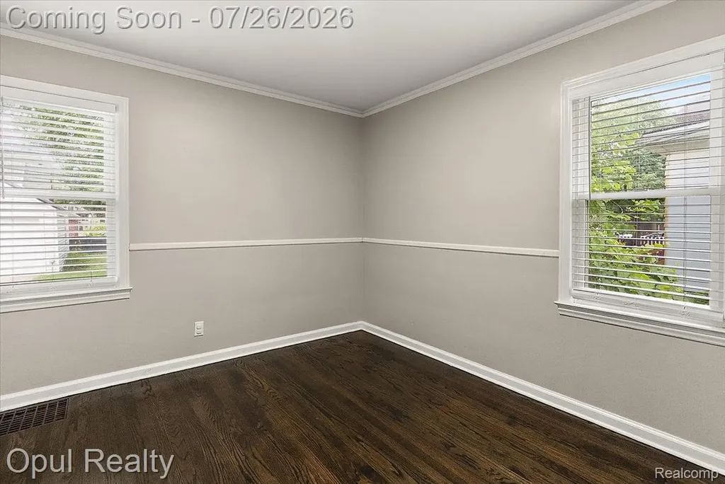 35620 Chestnut Street Wayne City MI 48184