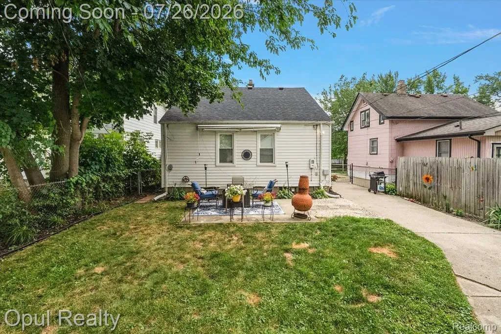 35620 Chestnut Street Wayne City MI 48184