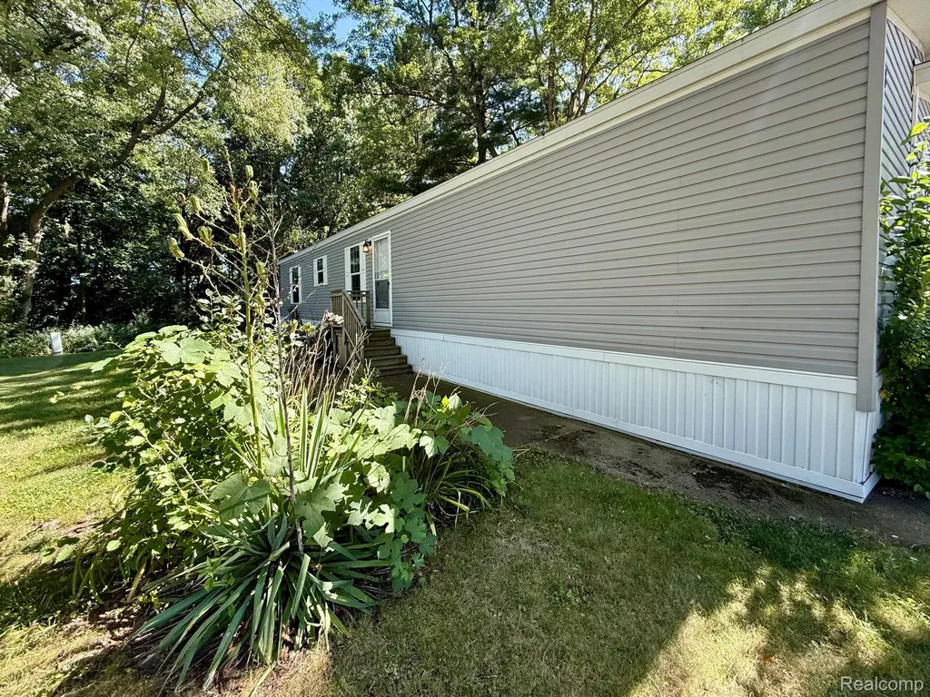 10450 6 Mile Road Newton Township MI 49014