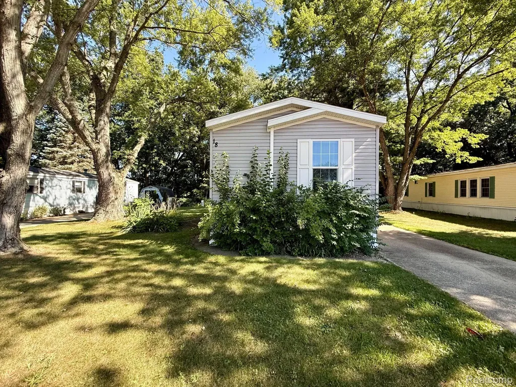 10450 6 Mile Road Newton Township MI 49014
