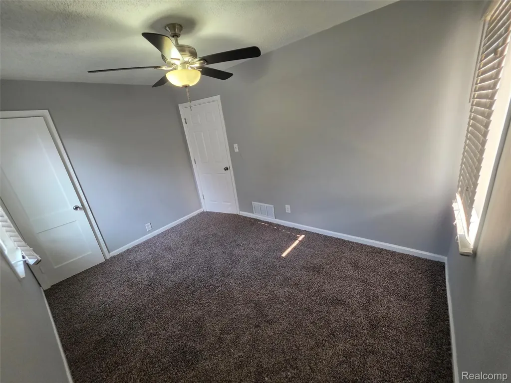 29595 Park Street Roseville City MI 48066