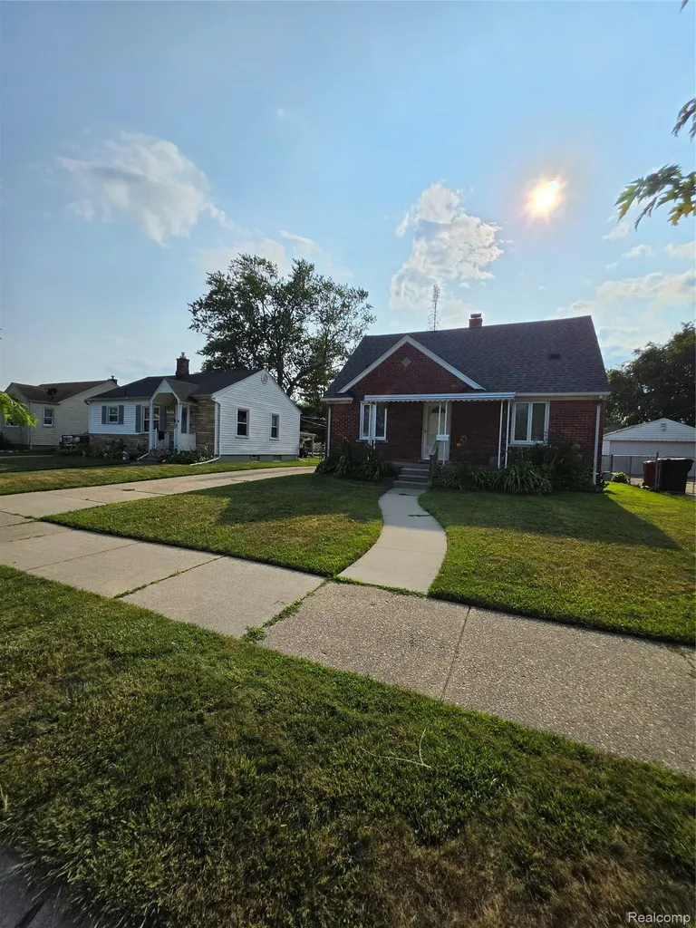29595 Park Street Roseville City MI 48066