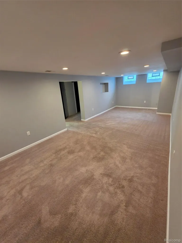 29595 Park Street Roseville City MI 48066