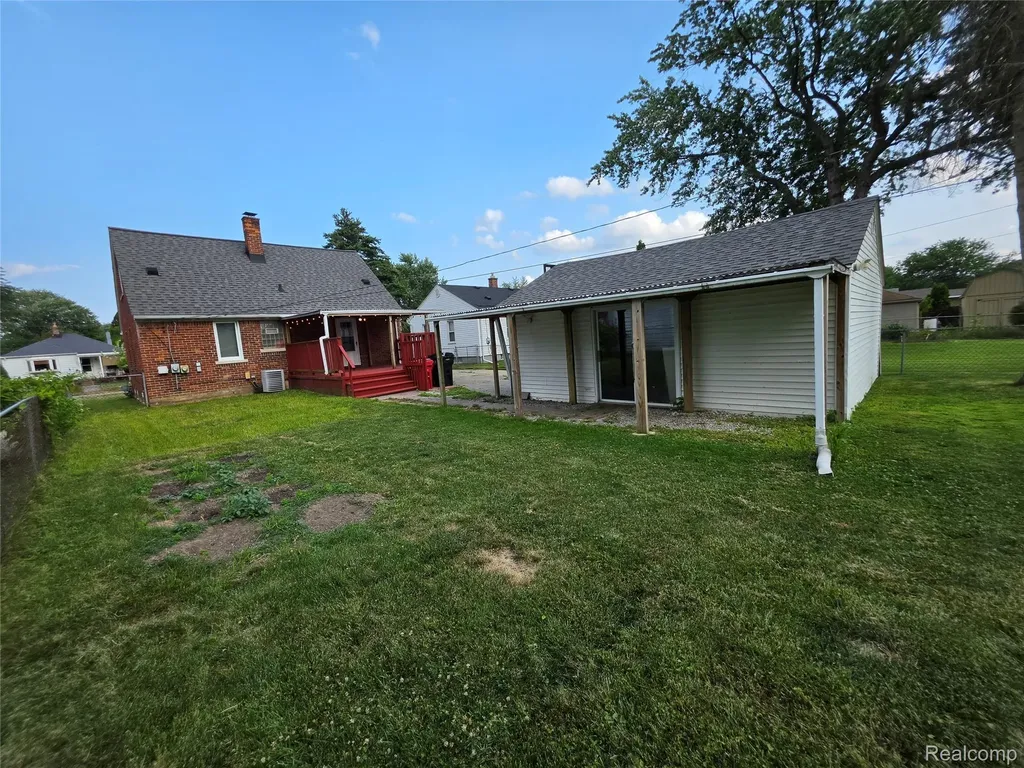 29595 Park Street Roseville City MI 48066