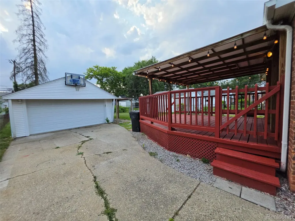 29595 Park Street Roseville City MI 48066